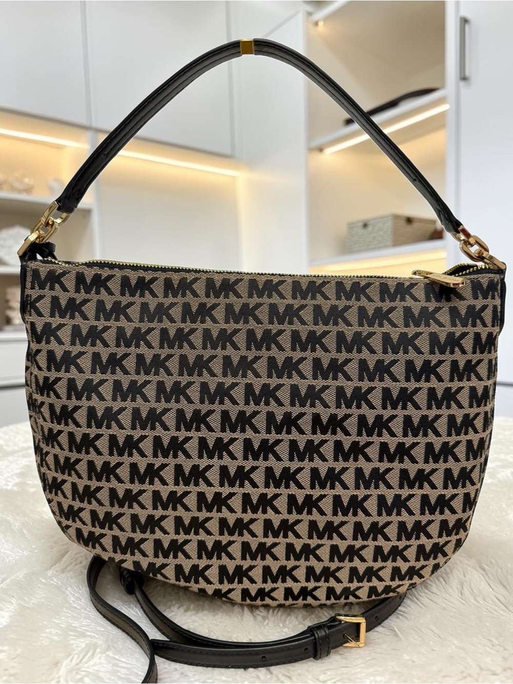 Michael Kors Bedford Medium Convertible Crescent Hobo Shoulder Bag - Picture 10 of 10